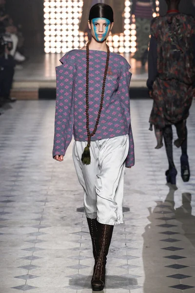 Look 4